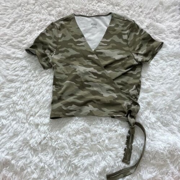 Victorias Secret PINK Camo Wrap Top Size Large Free - Picture 1 of 4